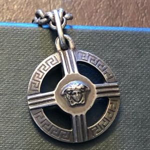 🔥Versace Medusa necklace with greek keys original